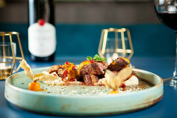 Comment développer un concept de bar à tapas dans un restaurant espagnol?